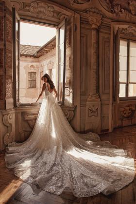 Encanta with train Becca Ivory